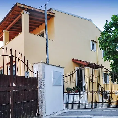 Lotza House Σπίτι διακοπών Κυνοπιάστες